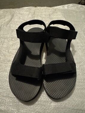 Classic Black Hook-and-Loop Comfort Sandals